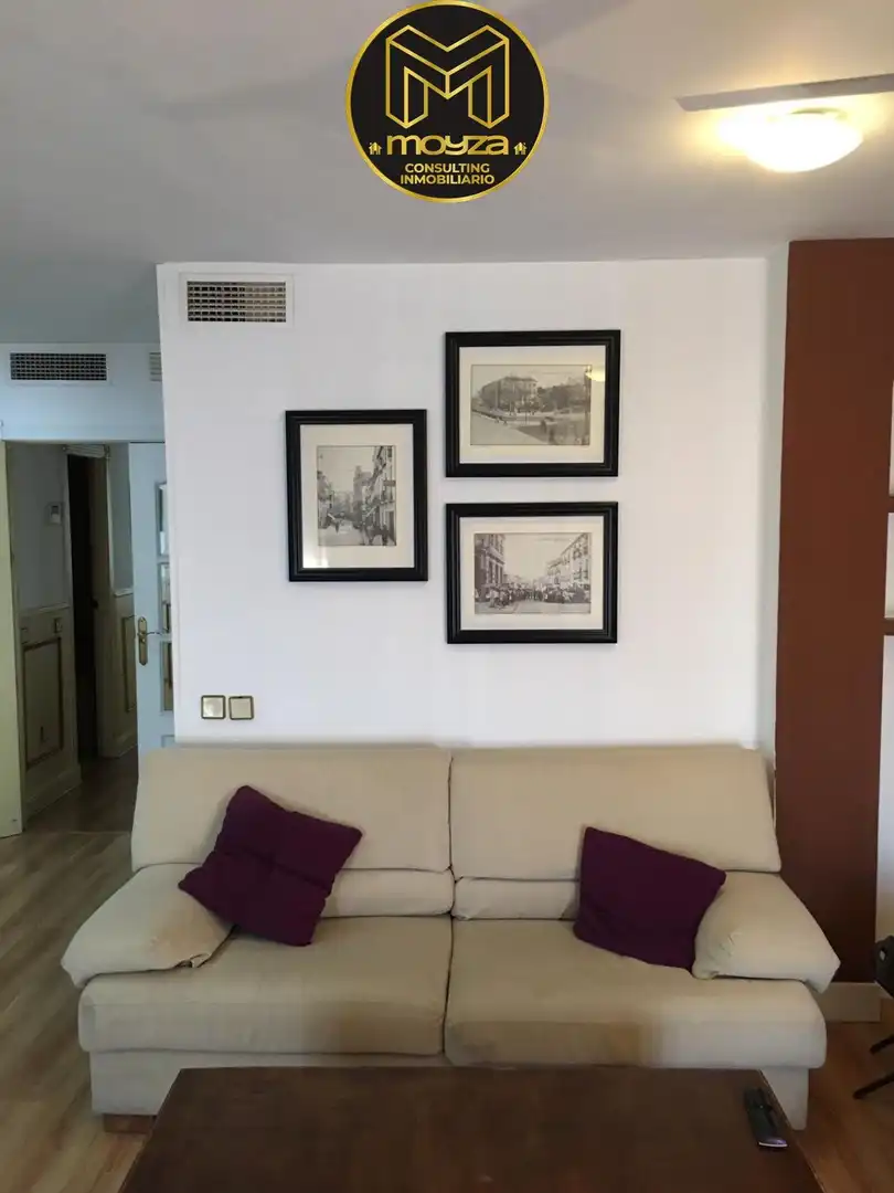 Living room of Flat for sale in Linares  with Air Conditioner, Heating and Storage room