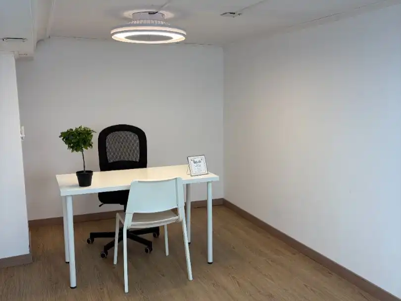 Büro zur Miete in Arona mit Terrasse, Möbliert und Internet