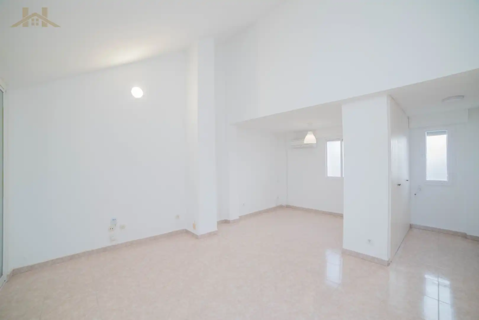 Living room of Attic for sale in Sevilla la Nueva  with Air Conditioner and Terrace
