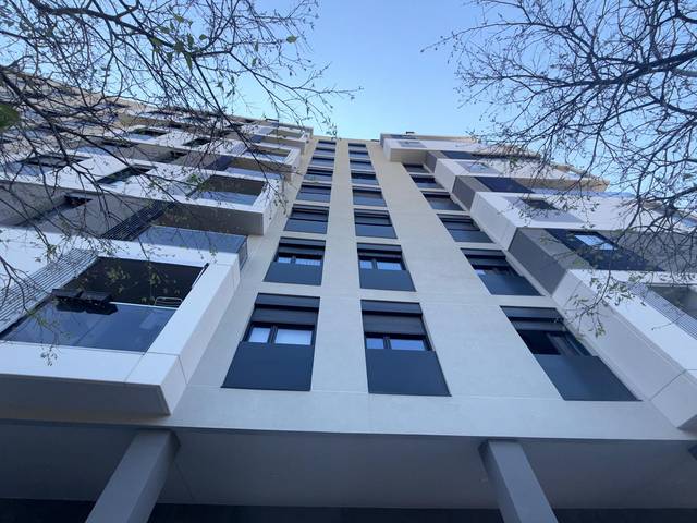 Local comercial en Venta en Calle Médico Pedro Orts en Paus - Poligono San Blas