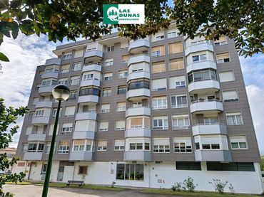 Flat with lift for sale in Calle José Hierro