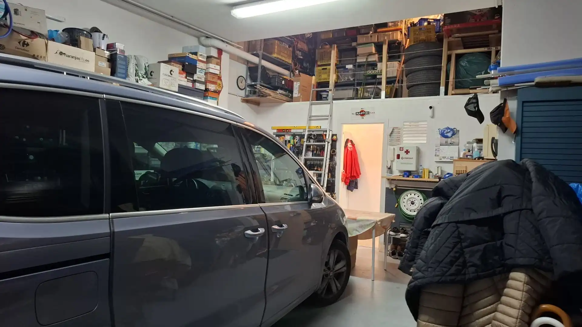 Parking de Casa adosada en venta en Vallirana con Aire acondicionado, Calefacción y Terraza