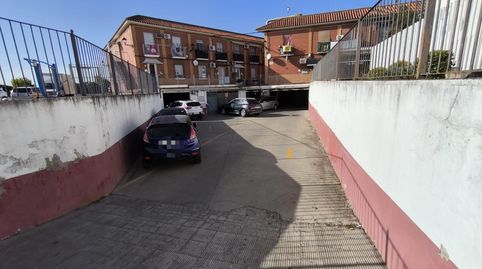 Foto 2 de Garaje en venta en Calle del Urano, 28, La Algaba, Sevilla