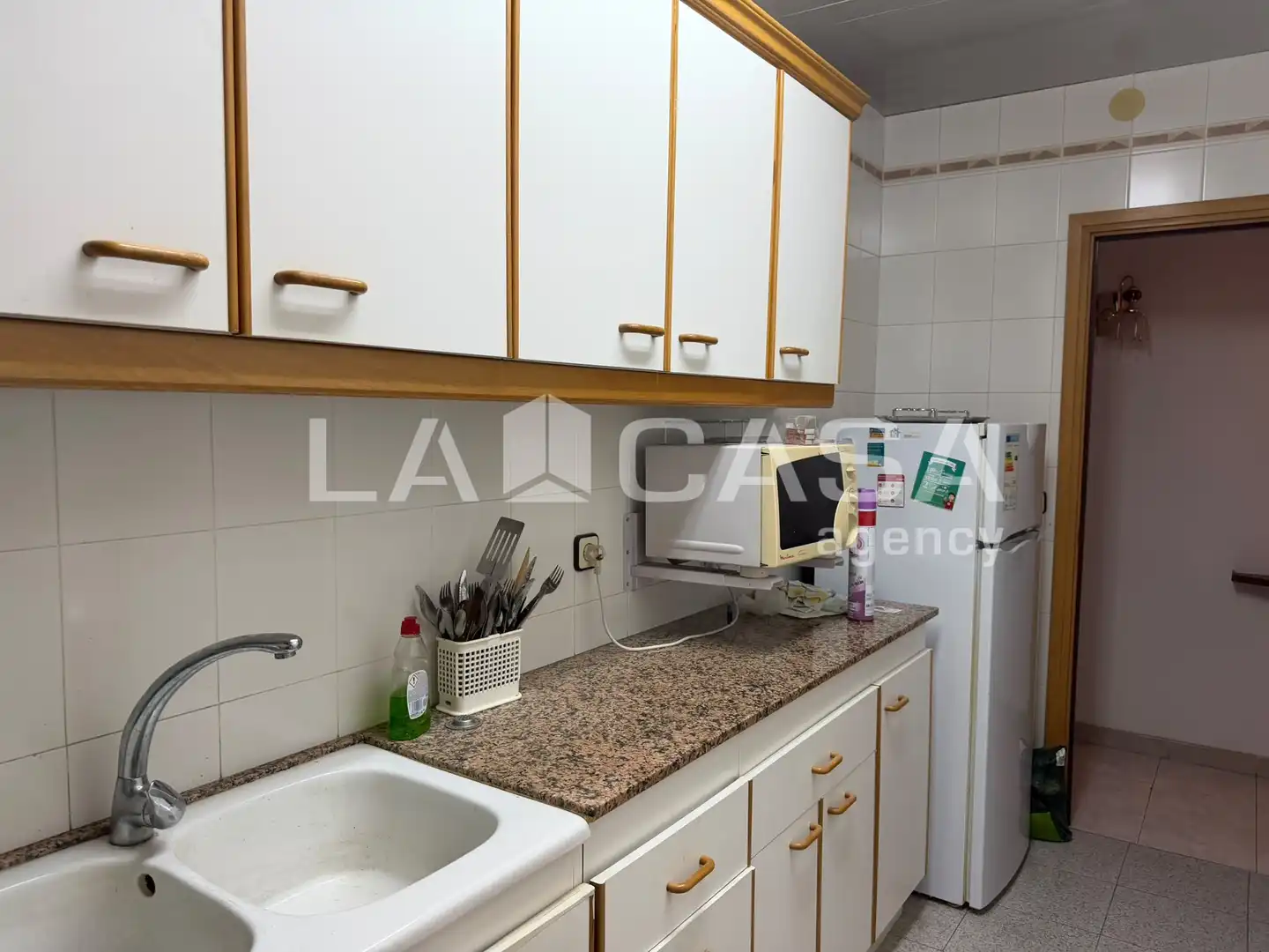 Kitchen of Flat for sale in Santa Coloma de Gramenet  with Heating, Storage room and Balcony