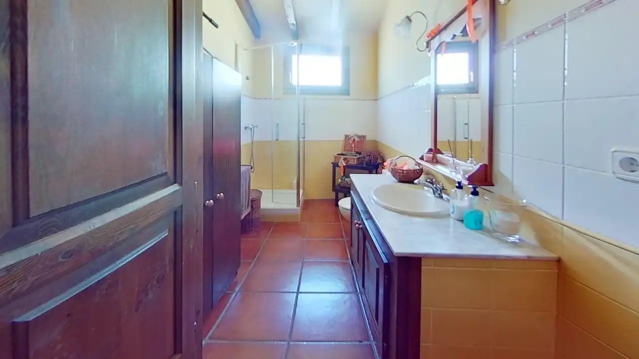 Badezimmer von Country house zum Verkauf in Mollerussa mit Klimaanlage, Heizung und Privatgarten
