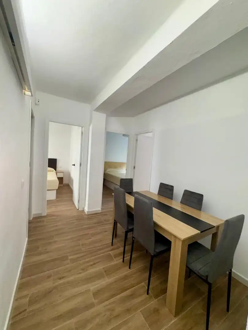 Comedor de Piso para compartir en Puerto Real con Parquet, Amueblado y Horno