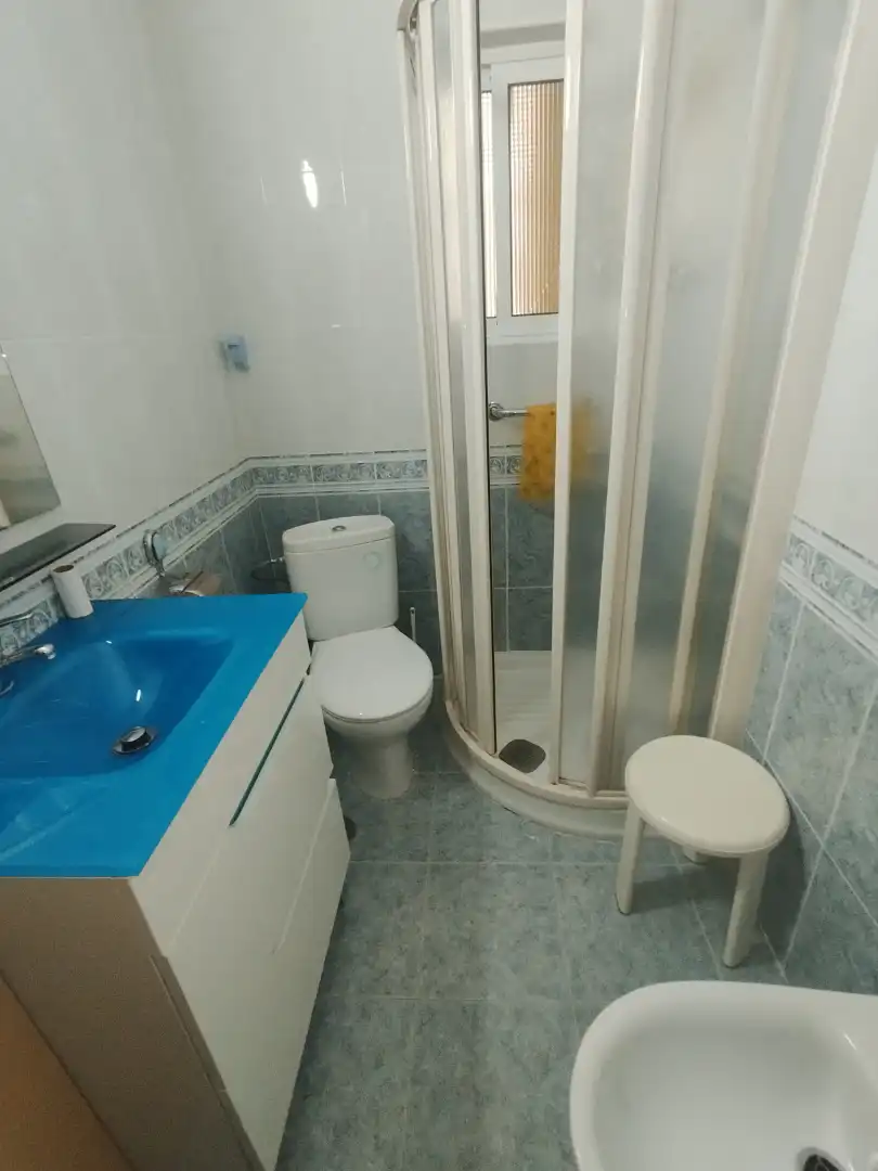 Badezimmer von Wohnung zum Verkauf in Sevilla mit Klimaanlage, Terrasse und Möbliert