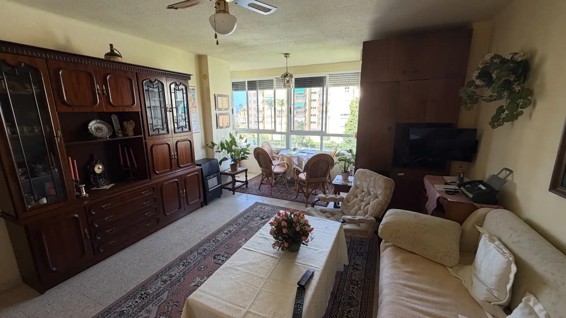 Wohnzimmer von Wohnungen zum Verkauf in Torrox mit Möbliert, Waschmaschine und Fernseher