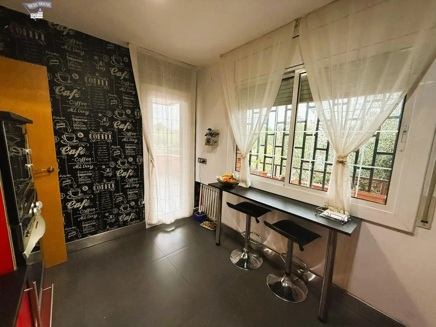 Cocina de Casa o chalet en venta en Barberà del Vallès con Calefacción, Jardín privado y Parquet