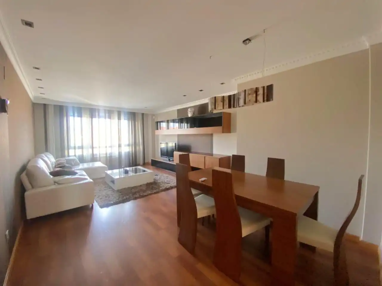 Sala de estar de Piso en venta en León Capital  con Calefacción, Terraza y Trastero
