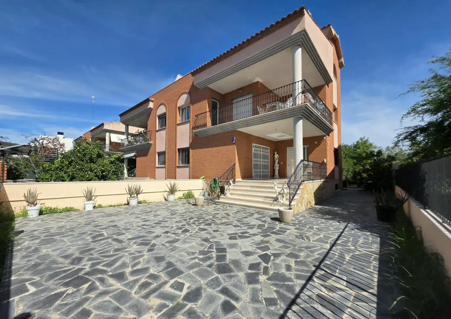 Casa bifamiliare con balcone in vendita a Vilafortuny - Cap de Sant Pere