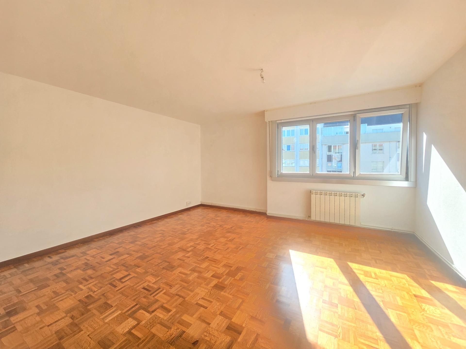 Flat for sale in Avenida ARTEIXO, Sagrada Familia, A Coruña Capital