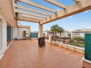 Attique avec balcon à vendre à Orihuela Costa