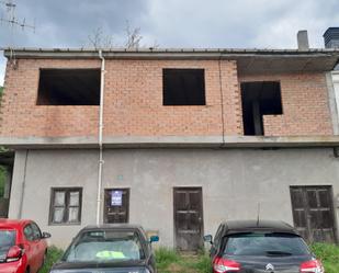 Vista exterior de Casa o xalet en venda en Priaranza del Bierzo amb Terrassa