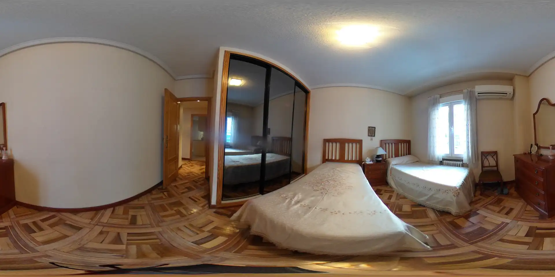 Bedroom of Flat for rent in Madrid  with Air Conditioner, Heating and Furnished