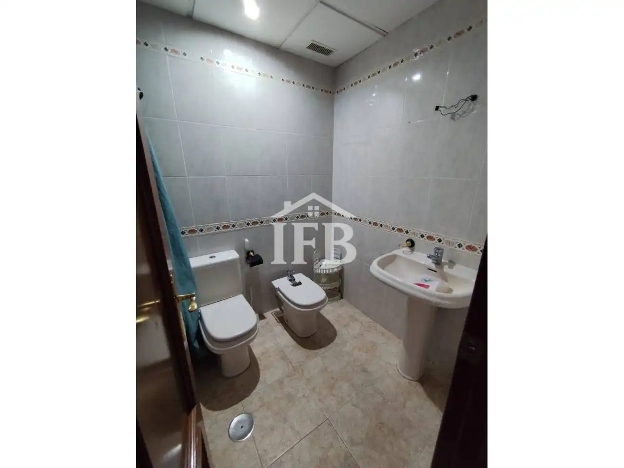Baño de Casa adosada de alquiler en Badajoz con Aire acondicionado, Calefacción y Terraza