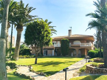 Villa avec balcon à vendre à Zona Galúa - Calnegre