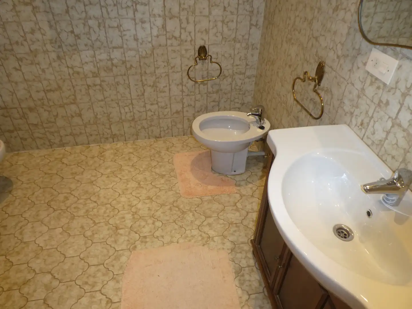 Baño de Piso en venta en Burgos con Terraza y Amueblado