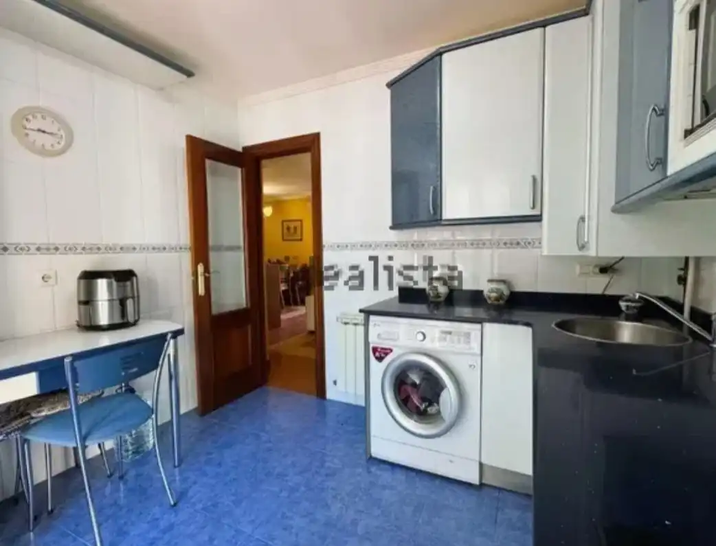 Küche von Einfamilien-Reihenhaus zum Verkauf in Castro-Urdiales mit Heizung, Privatgarten und Parkett