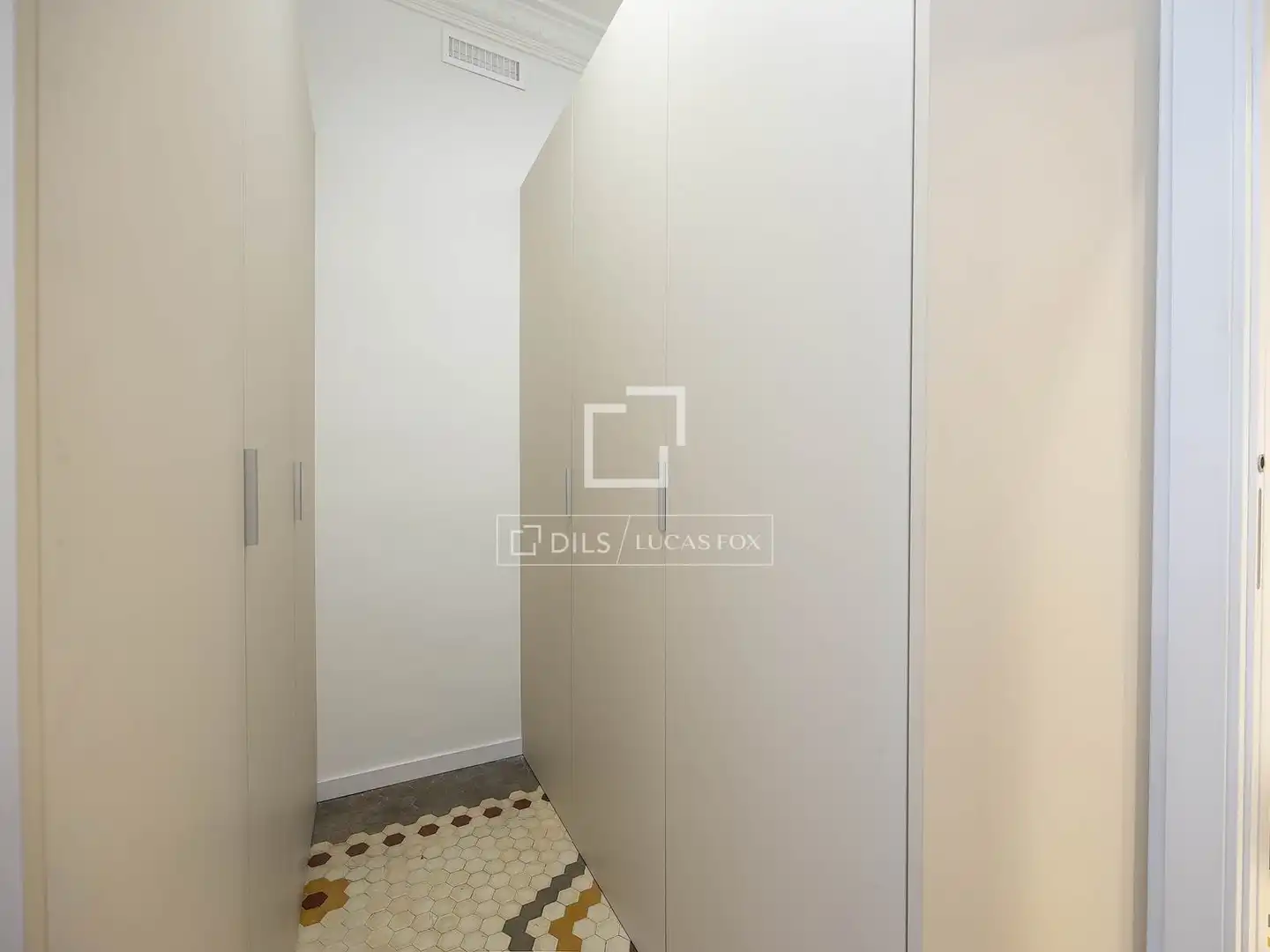 Piso en venta en Valencia con Aire acondicionado, Terraza y Amueblado