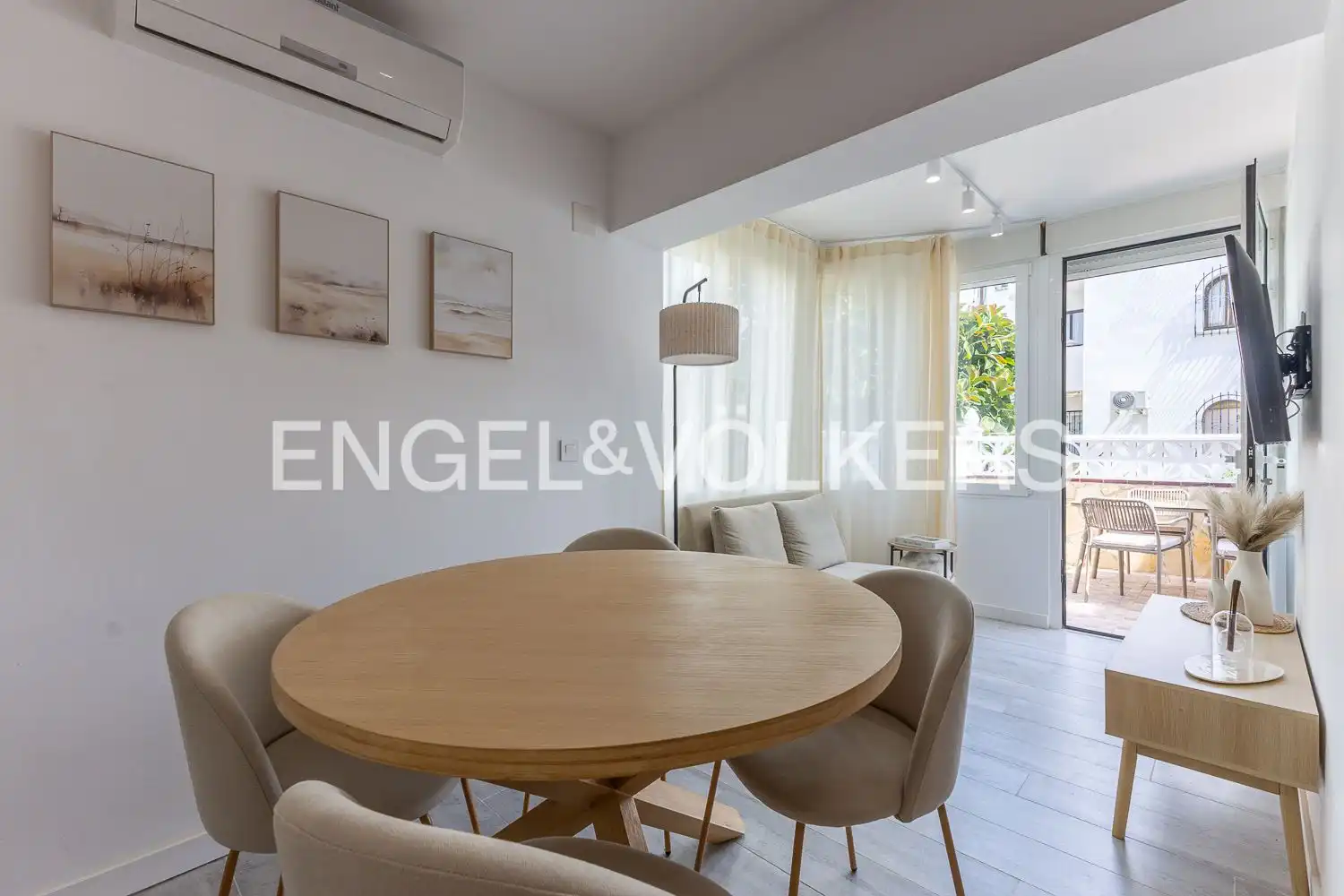 Menjador de Apartament de lloguer en Dénia amb Aire condicionat, Calefacció i Terrassa