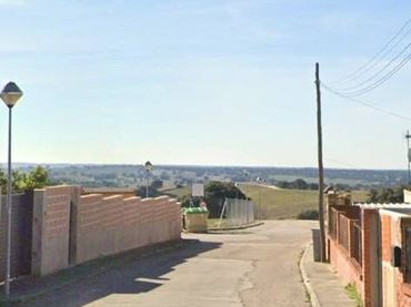 House with pool for sale in Calle MANISES