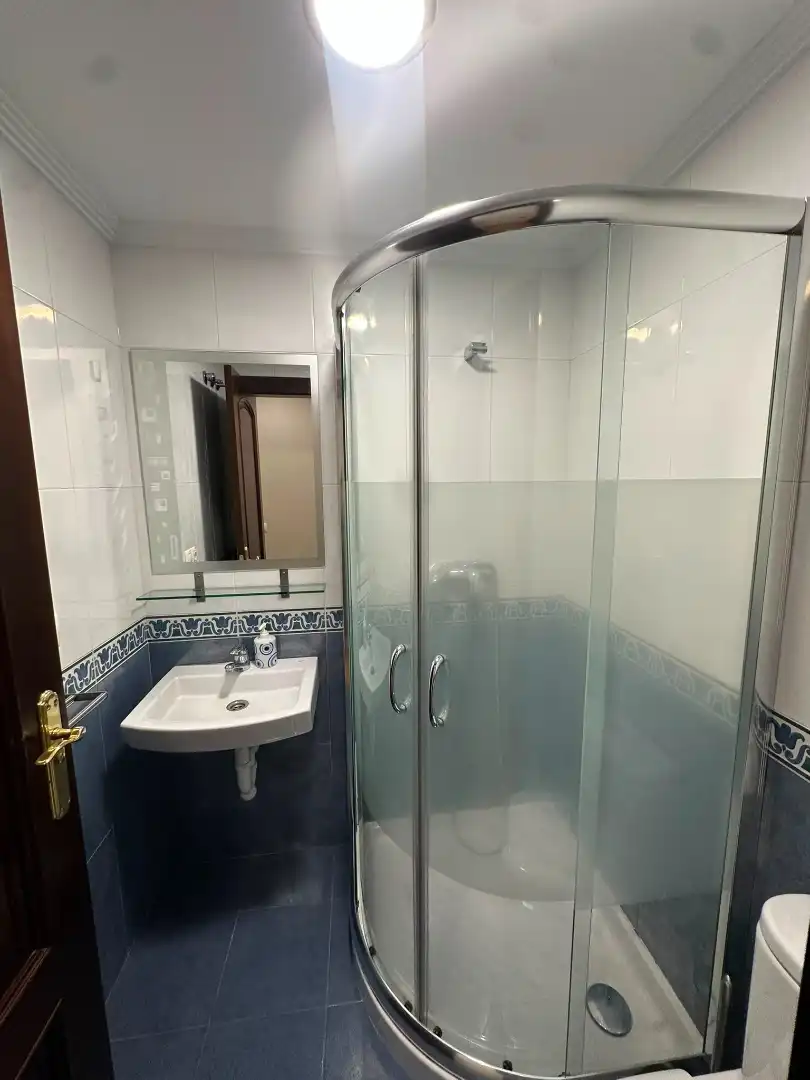 Piso con terraza en venta en Avenida Oviedo 8, imagen 7