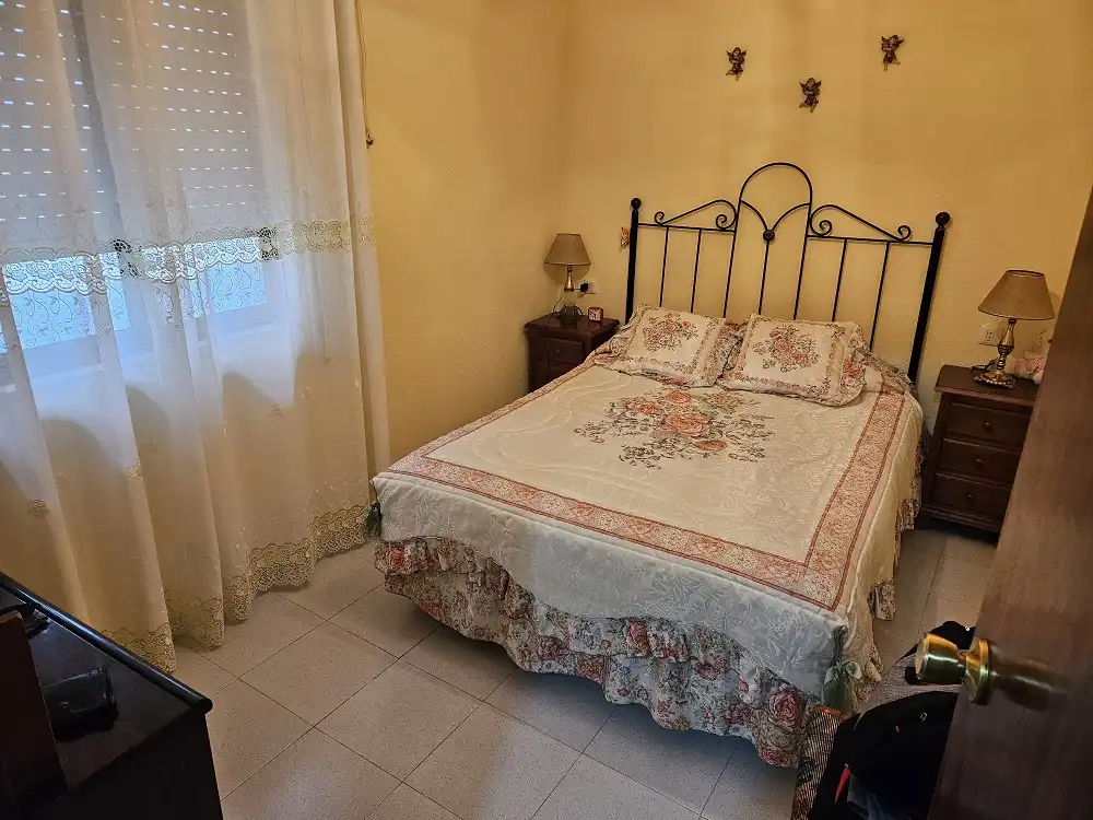 Schlafzimmer von Wohnung zum Verkauf in Navas del Madroño mit Terrasse und Balkon