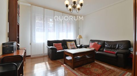 Foto 3 de Piso en venta en Txurdinaga, Bilbao