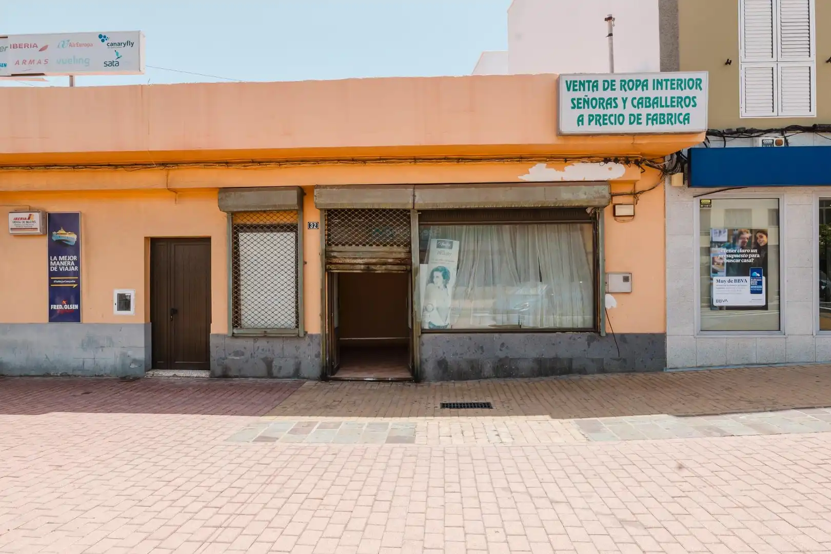 Business premises for sale in Avenida AVENIDA DE CARLOS V 32, imagen 4