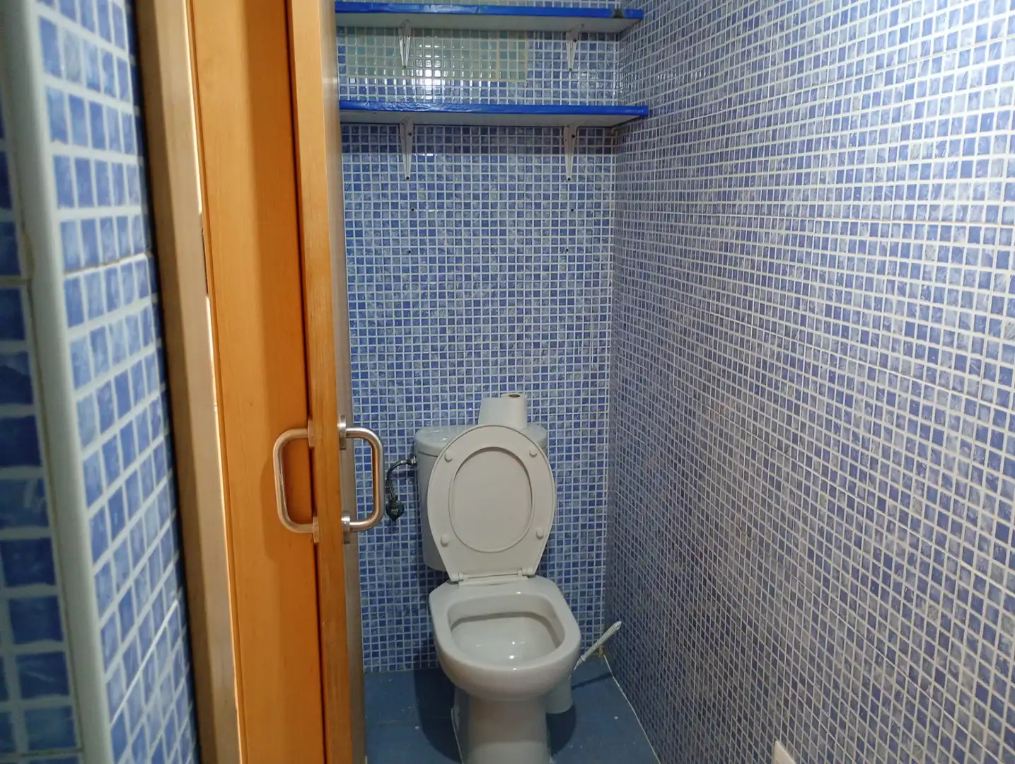 Bathroom of Flat for sale in Sanlúcar la Mayor