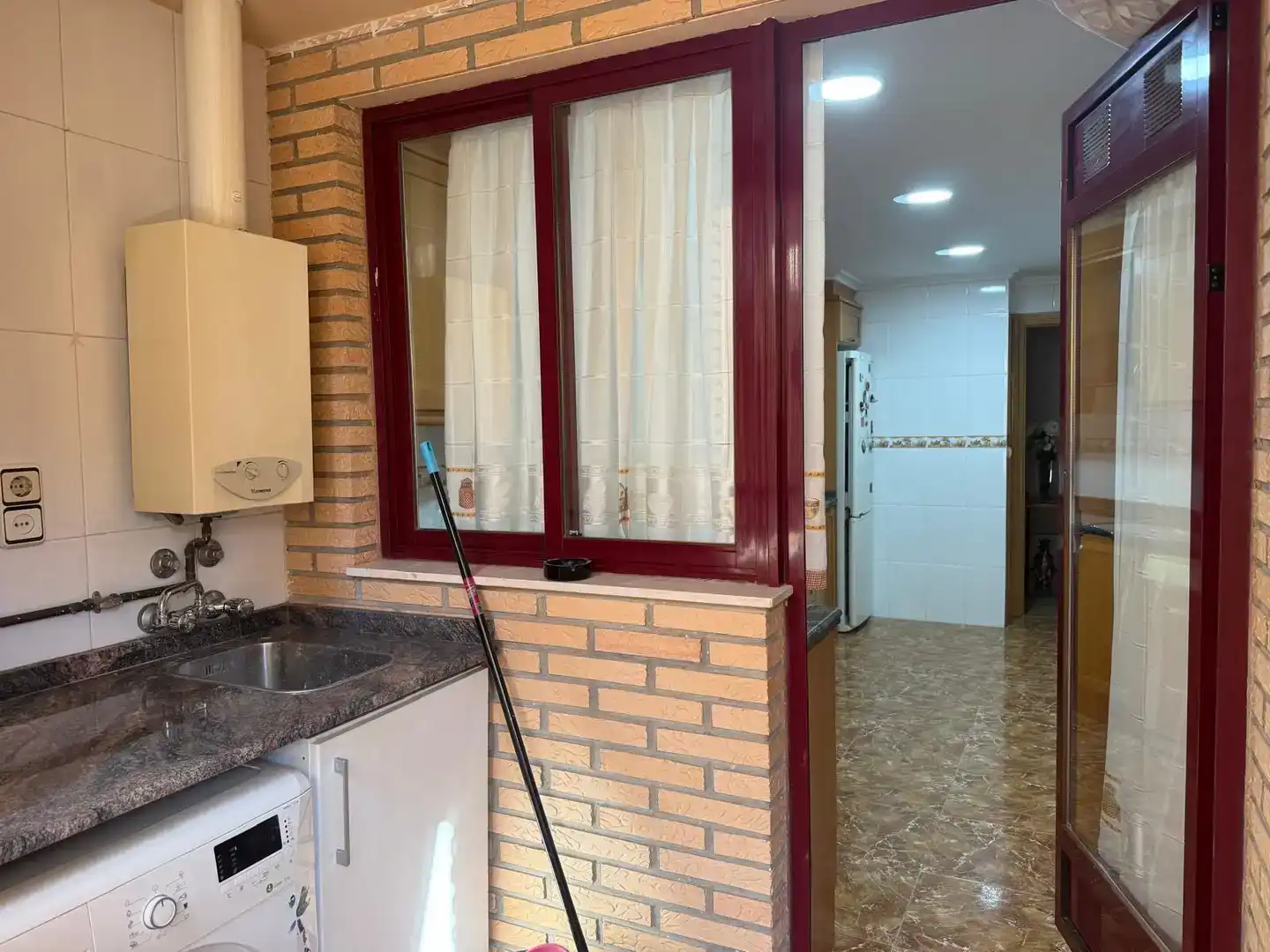 Cocina de Piso en venta en Torrent con Aire acondicionado, Trastero y Amueblado