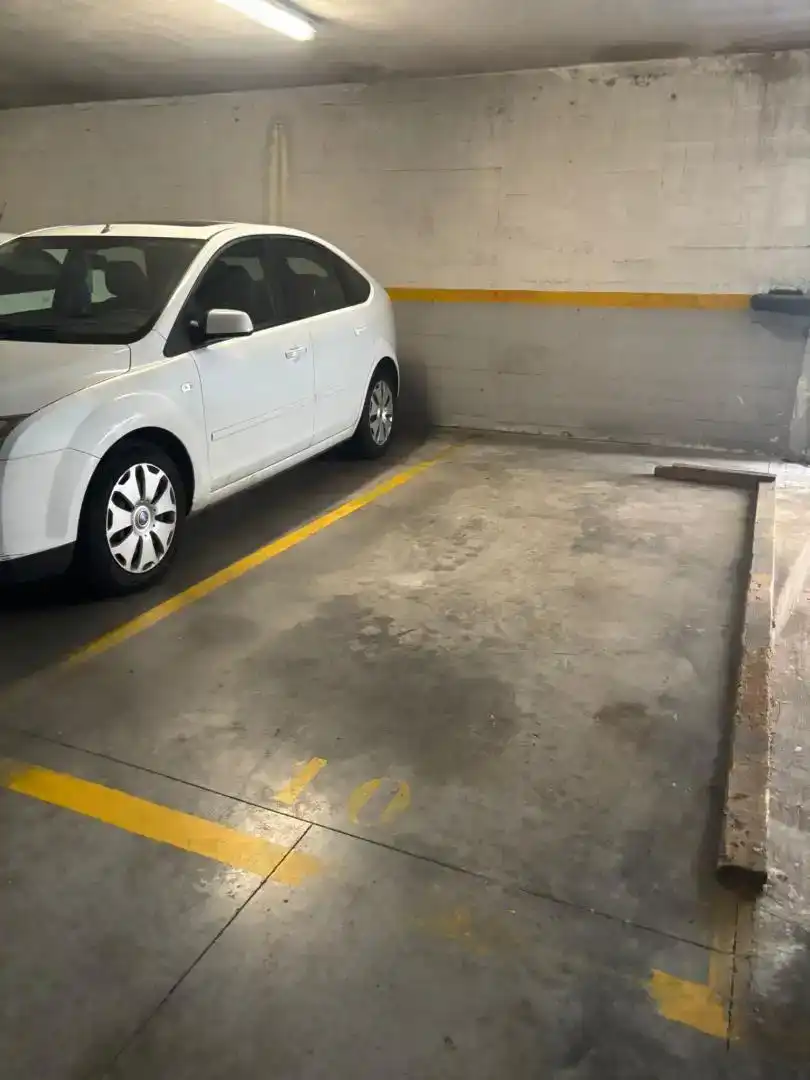 Parkplatz von Garage zur Miete in Santander