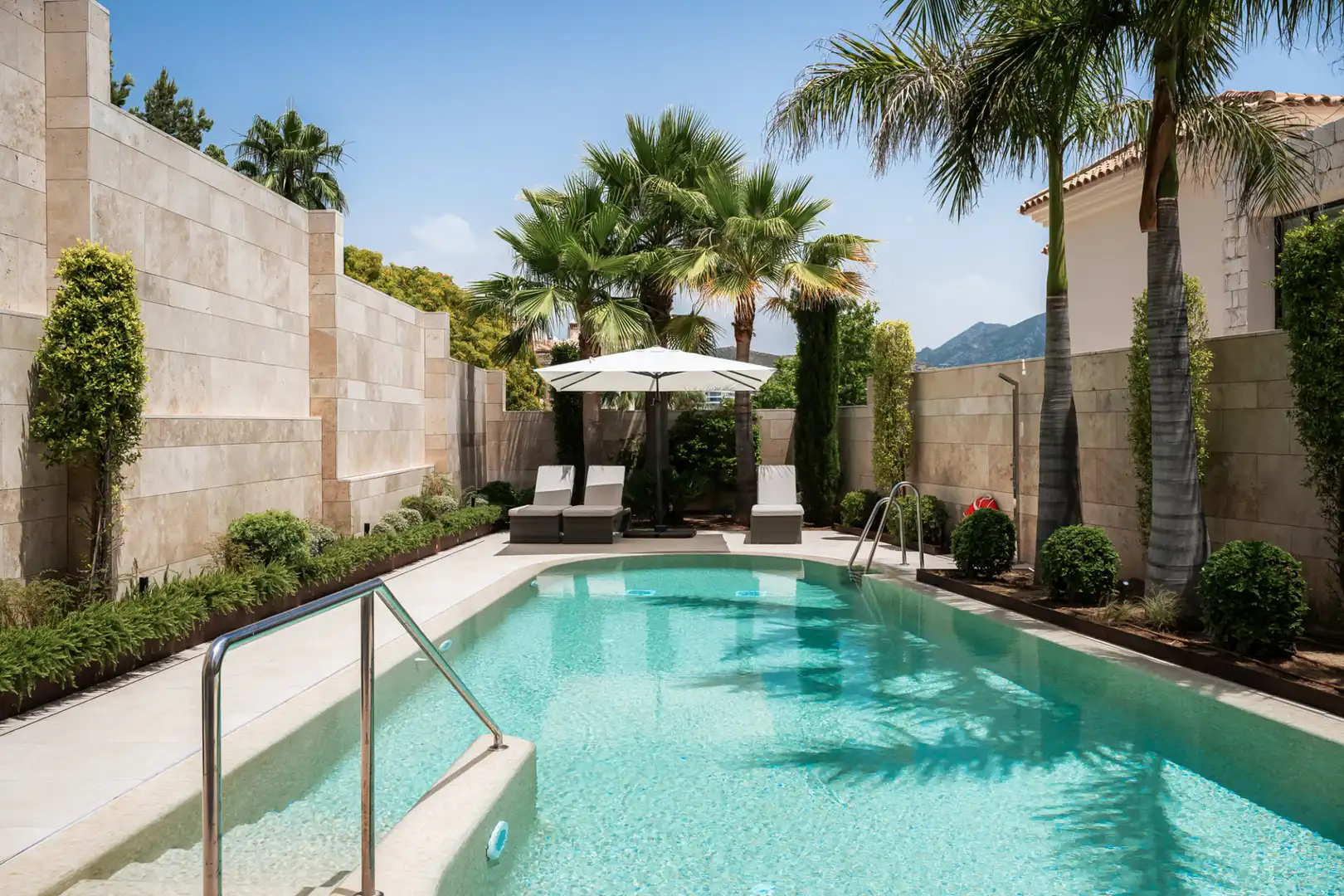 Piscina de Apartamento en venta en Benahavís con Aire acondicionado, Terraza y Trastero