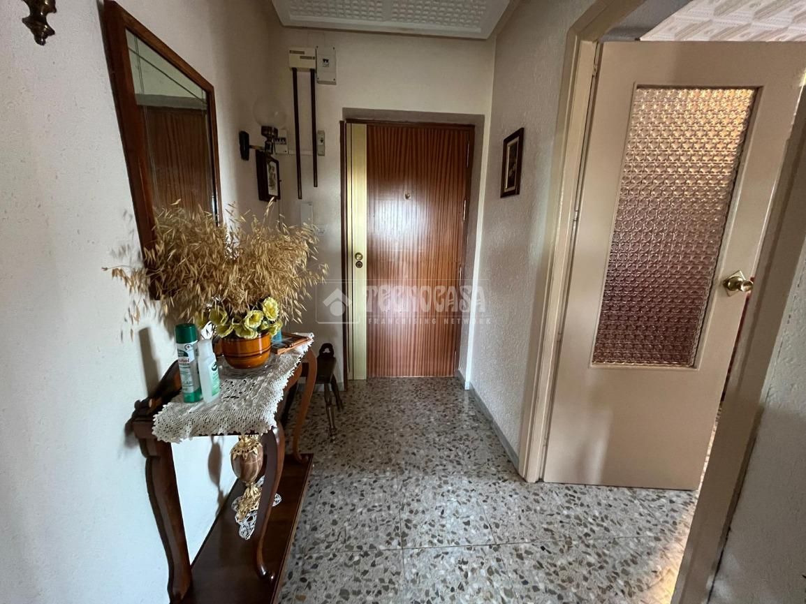 Flat for sale in Linares  with Air Conditioner and Balcony
