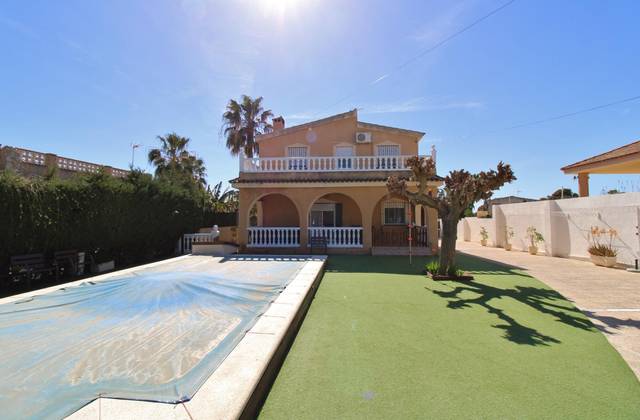 Casa-chalet en Venta en Los Girasoles