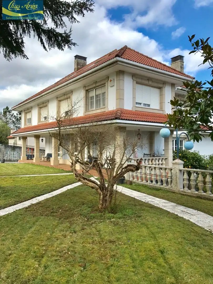 Vista exterior de Casa o chalet en venta en Santiago de Compostela  con Calefacción y Balcón