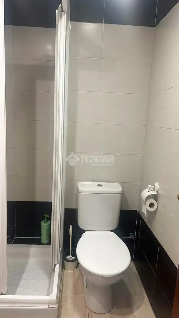 Bany de Pis de lloguer en Granada