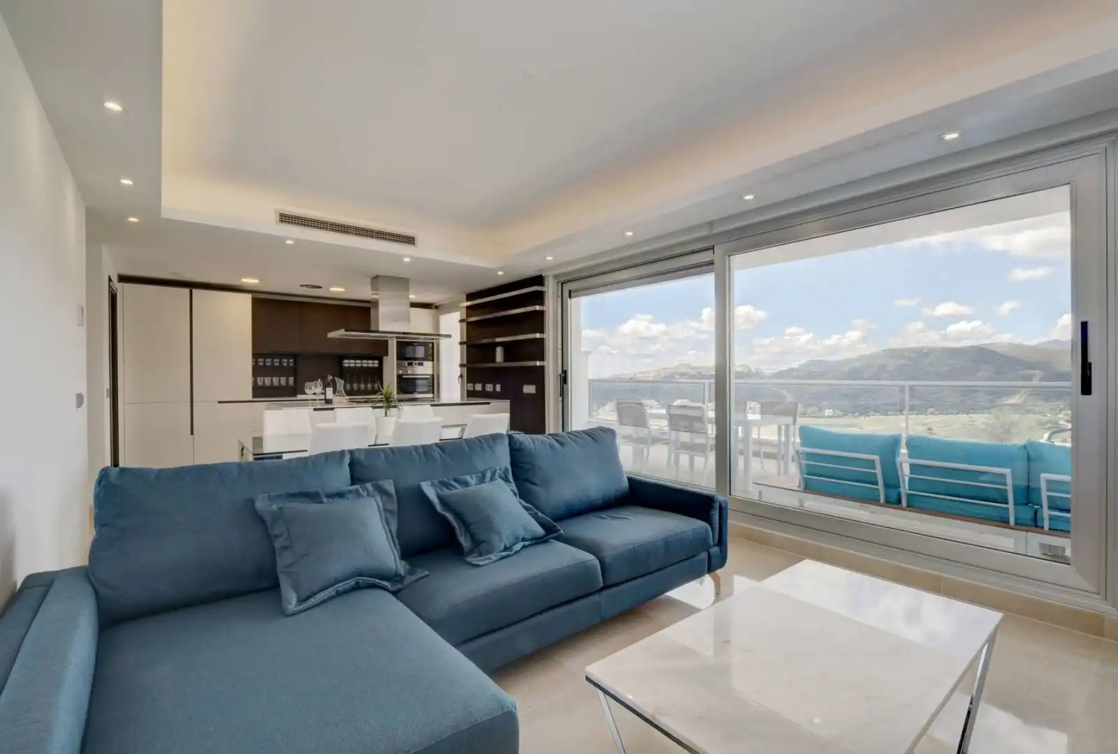 Apartamento con piscina en venta en Calle Los Arqueros 24, imagen 2