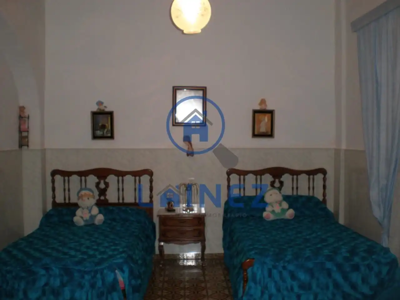 Casa compuesta por: 5 dormitorios, salón-comedor con chimenea, baño aseo, cocina campestre y terraza. Planta alta diáfana., imatge 4