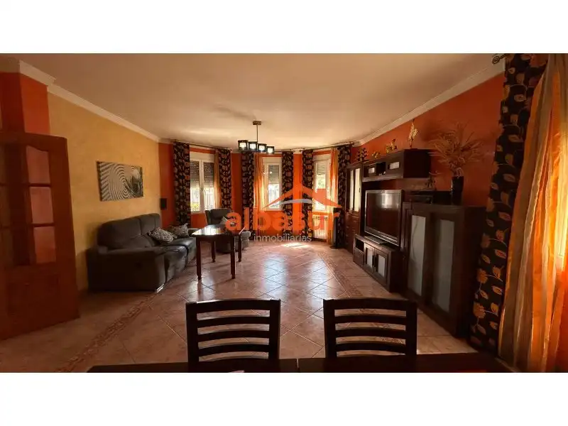 Sala d'estar de Casa o xalet en venda en Periurbano Oeste - Sierra