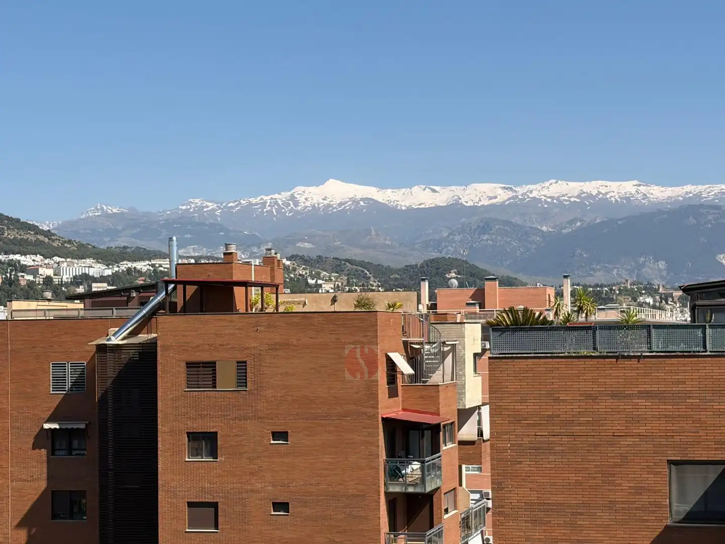 Vista exterior de Ático en venta en Granada con Calefacción, Parquet y Terraza