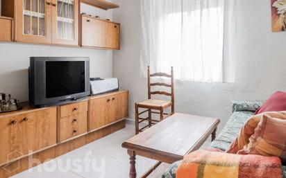 Sala d'estar de Casa o xalet en venda en Ávila Capital amb Aire condicionat i Terrassa