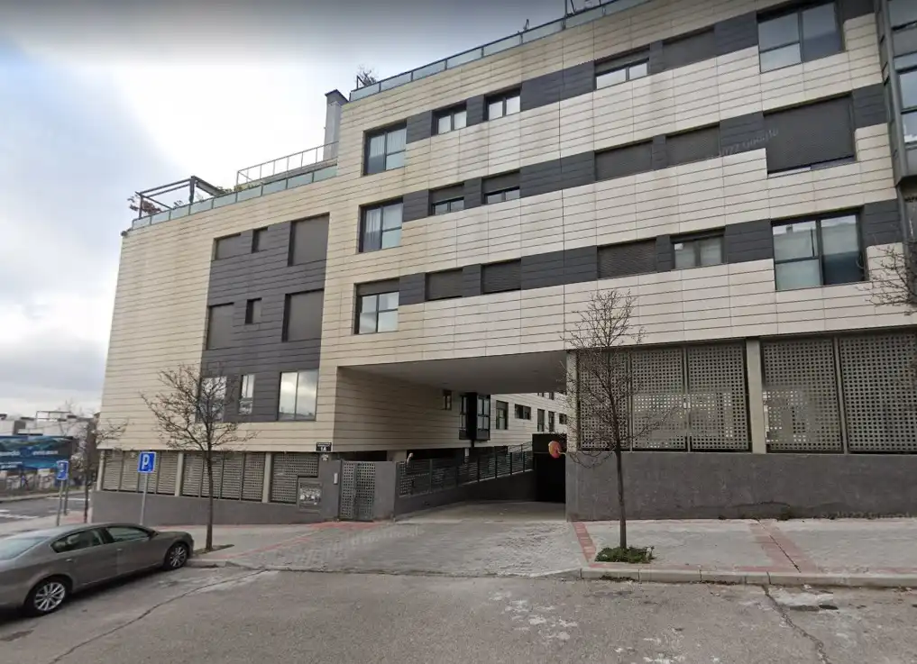 Aparcamiento con ascensor en venta en MONASTERIO MONTESCLAROS
