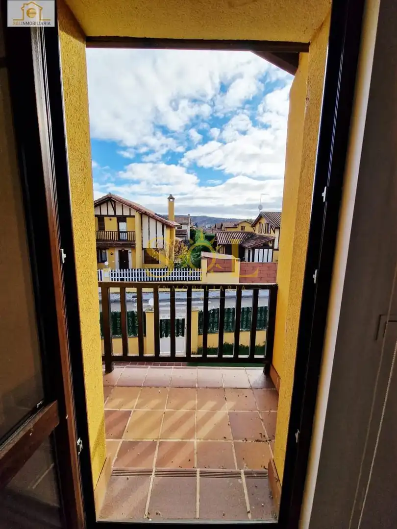 Vista exterior de Casa o chalet en venta en Villaquilambre con Calefacción, Jardín privado y Parquet