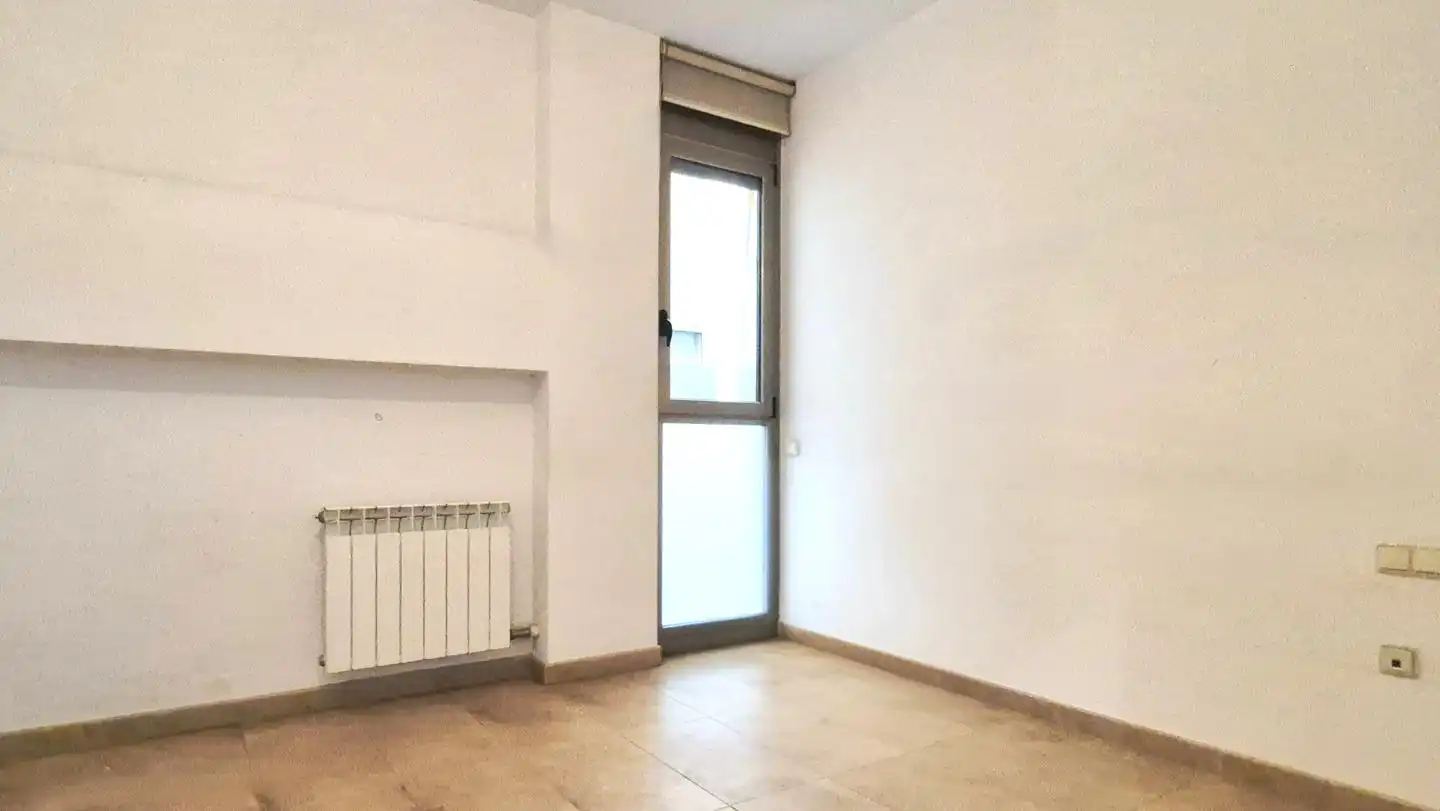 Habitación de Piso en venta en Terrassa con Calefacción y Balcón