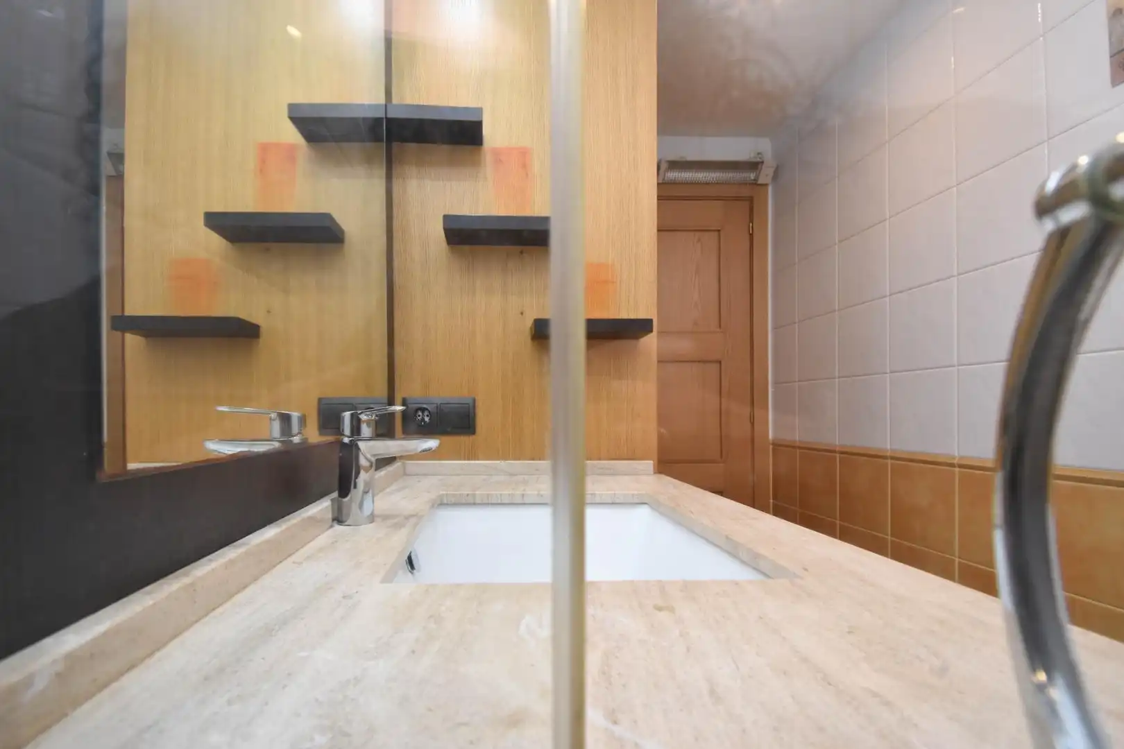 Badezimmer von Wohnung zur Miete in Cambre  mit Heizung