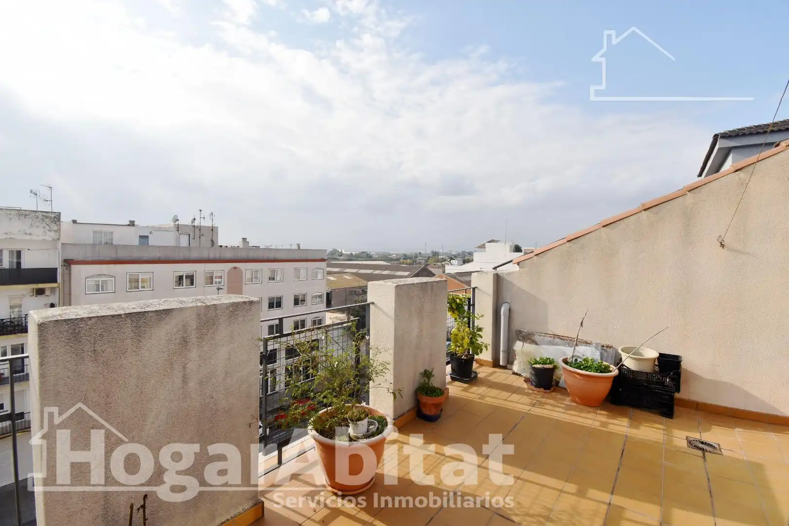 Vista exterior de Àtic en venda en Castellón de la Plana / Castelló de la Plana amb Terrassa i Traster