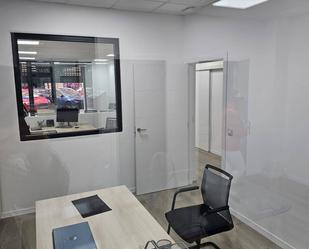 Office to rent in  Valencia Capital  with Air Conditioner