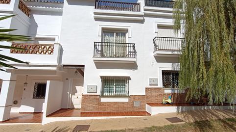 Foto 2 de Casa adosada en venda a Avenida General Caffarena, 18, Buenavista - Lauro Golf, Alhaurín de la Torre